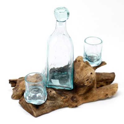 Geschmolzenes Glas auf Holz – Whisky-Set