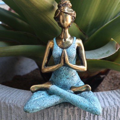 Yoga-Dame-Figur – Bronze und Türkis, 24 cm