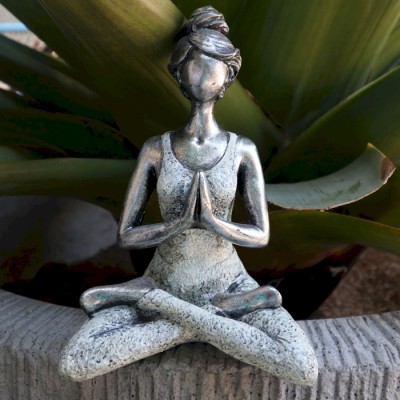 Yoga-Dame-Figur – Silber und Weiß, 24 cm